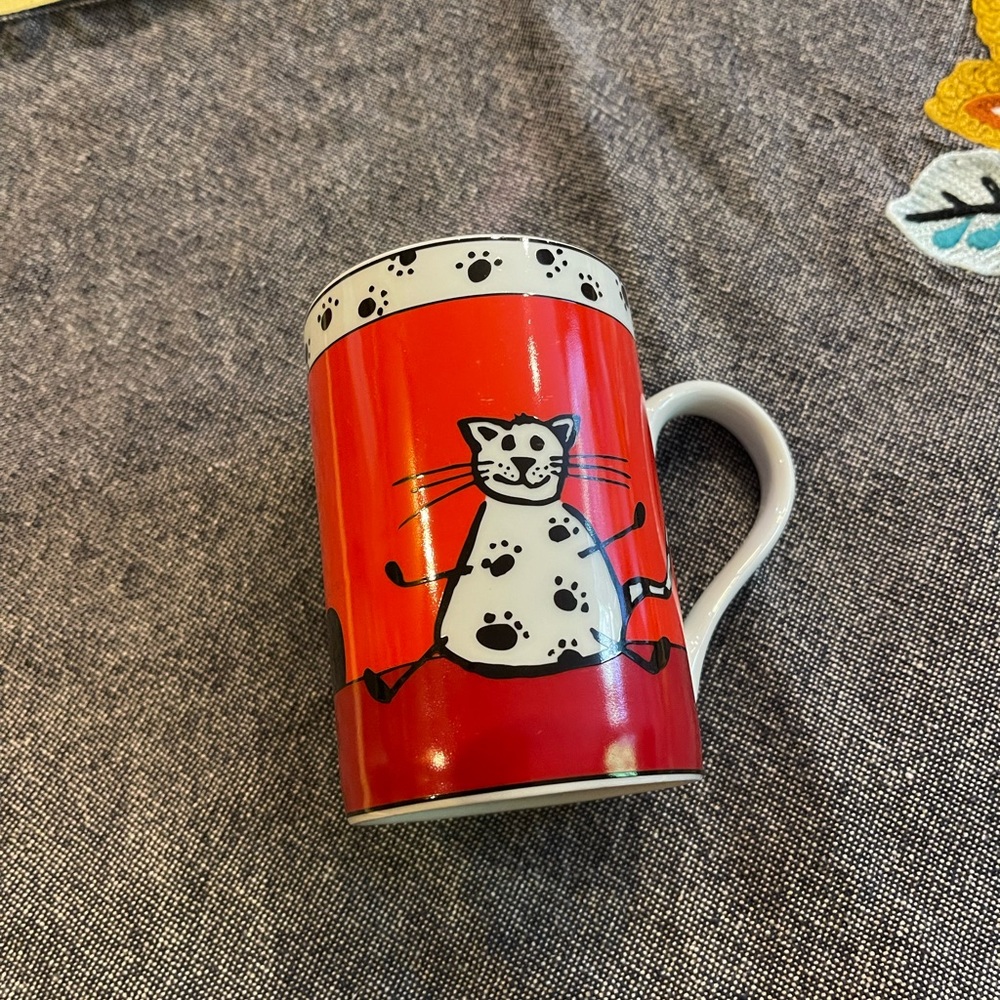 Pier 1 Cat And Mouse Coffee Mug  ,Paw Prints , Mice Inside Cup